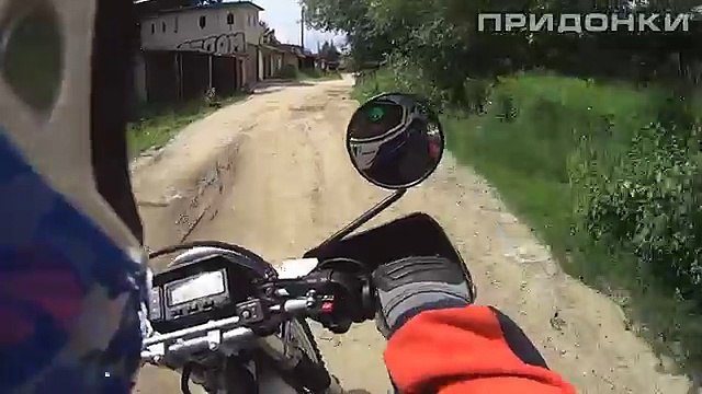 За рулем SUZUKI Djebel 250