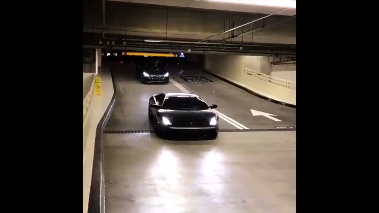 Si tu ne veux pas payer le parking, achète une Lamborghini