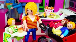PLAYMOBIL 28# Los BEBES y Nica ESTROPEAN los deberes de Sofía Playmobil