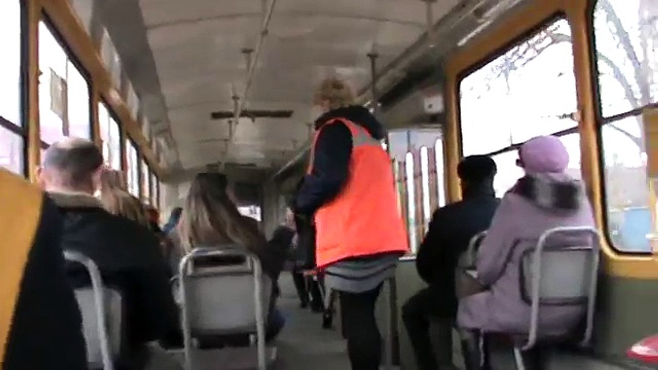 Я в трамвае снимаю видео