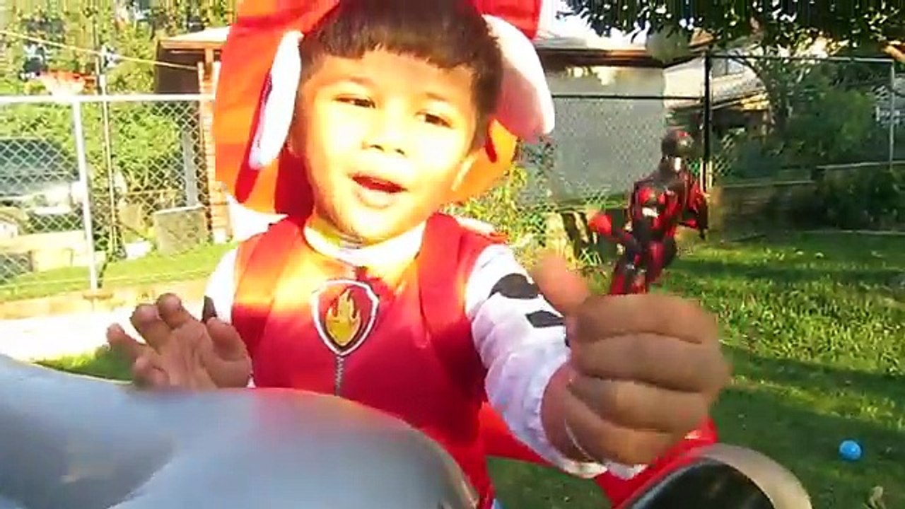 SURPRISE TOYS Ball Pit CHALLENGE Power Rangers | Spiderman | Giant Egg Surprise Opening | Blind Bags