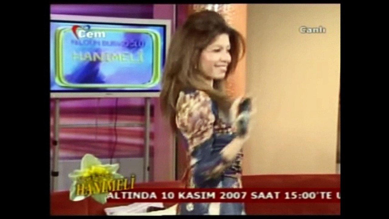 Tuğba Hatun - Sivasın Yolarında [Canlı] [Cem Tv Nilgün Bubikoğlu İle Hanımeli Programı]