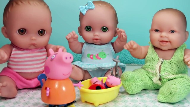 Куклы Пупсики Гуляли Заболели Ветрянкой, Пупсик упал ДЕЛАЕМ УКОЛЫ ИГРАЕМ В ДОКТОРА Игрушки Зырики ТВ