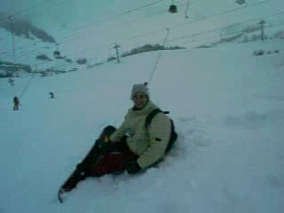 snowboarder mange de la neige !