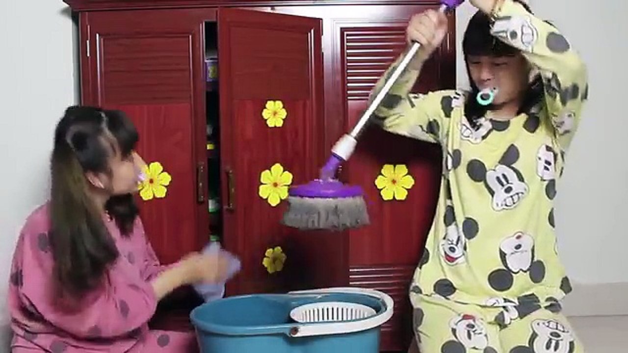 Bad Baby Water Gun Fight In House Victoria Annabelle Super Soakers Babies Hidden Egg Toy Freaks