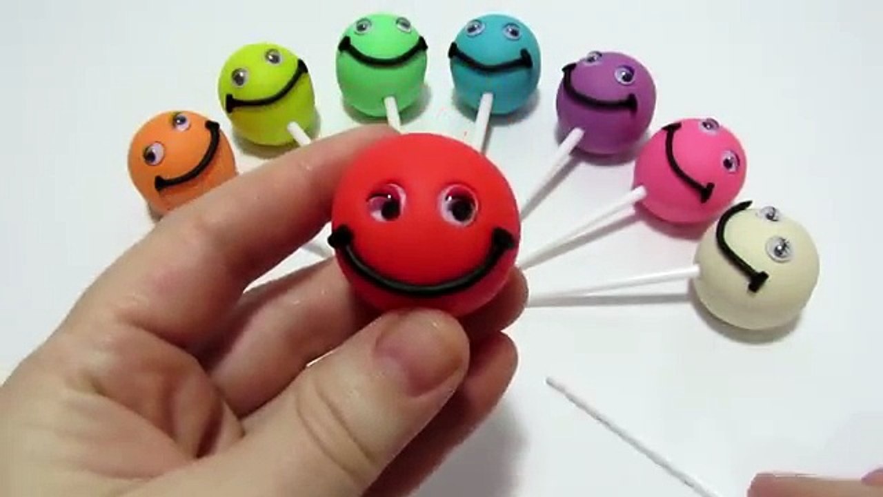 Учим цвета на английском языке с Play-Doh радужными чупа чупсами смайликами и формочками животными.
