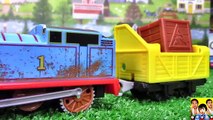 THOMAS AND FRIENDS TRACKMASTER DARING DERAIL SET Unboxing and Playtime|Thomas & Friends Toy Trains