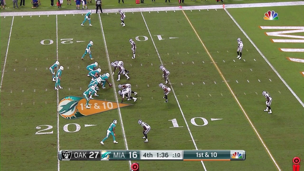 Miami Dolphins QB Jay Cutler finds wide-open Julius Thomas for TD to cut Raiders' lead to three