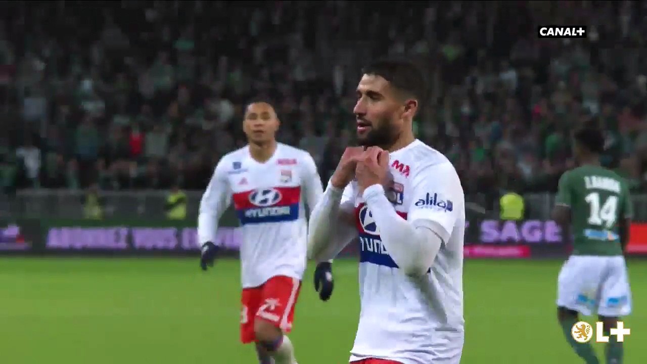 le chambrage post-but de @NabilFekir (match toujours interrompu)