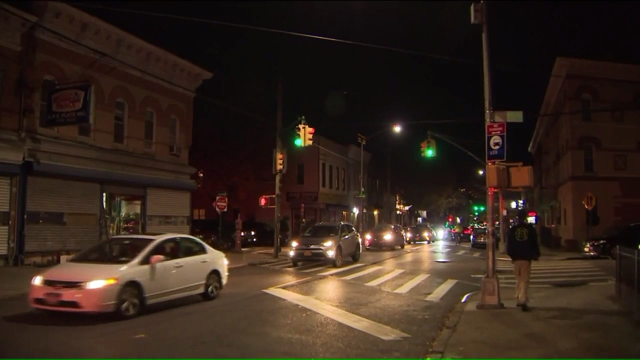 New York Police Searching for Bicyclist Accused of Exposing Himself to Girls, Teens