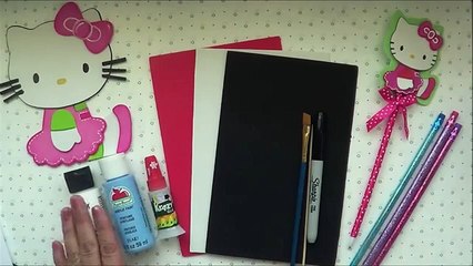 HELLO KITTY EN FOAMY O GOMA EVA PARA ADORNAR TUS PLUMAS O LAPICES.