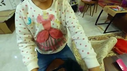 Elife yürüyen AT , motorsuz , aküsüz , elektriksiz , eğlenceli çocuk videosu , toys unboxing