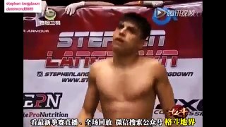 MMA新加坡选手豪言一回合KO中国选手，结果被踢头打蒙KO！