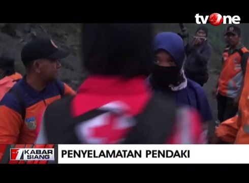 Proses Evakuasi Sembilan Pendaki Gunung Kelud yang Terjebak