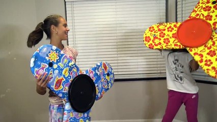 GIANT FIDGET SPINNER! Amazing Tricks and Challenges by Kids Sophia vs Sarah
