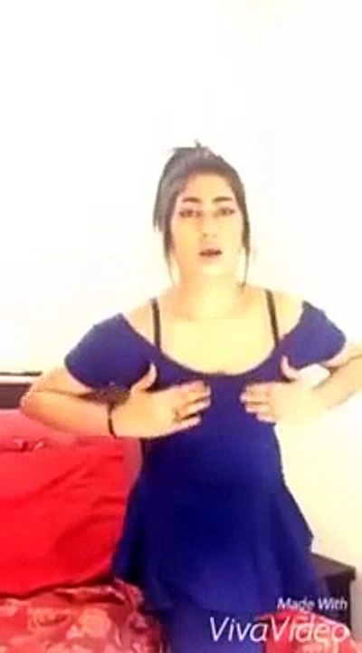 Beautiful Girl Dance for Fans