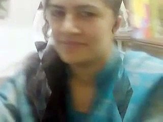 beautiful girl lahore in scandel 2011