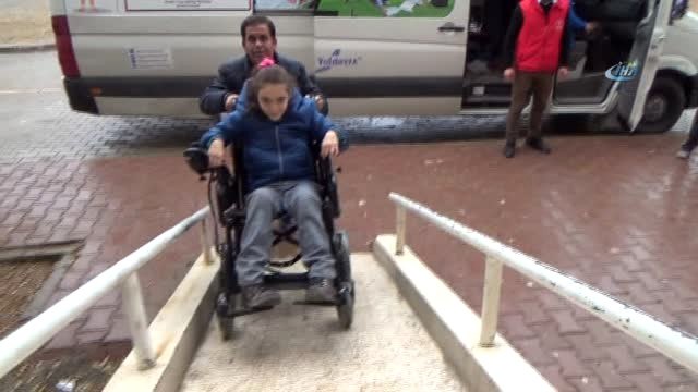 Engelli Kız Hayaline Sosyal Medya Sayesinde Ulaştı