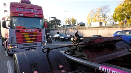 Les forains ralentissent à nouveau le trafic autour de Paris