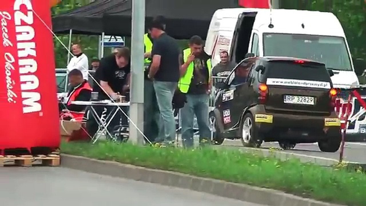 GILA!!!..BEGINI JADINYA KLO MESIN BALAP DI PASANG DLM MOBIL SEKECIL INI.