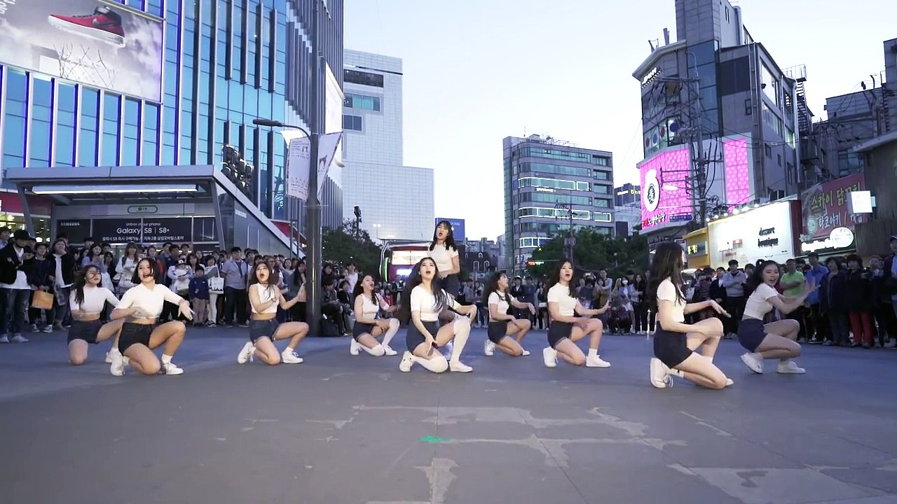[ 신촌 버스킹 ] PRISTIN프리스틴 WEE WOO / DANCE COVER.