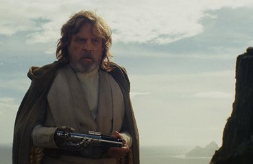 Mark Hamill says Luke Skywalker is haunted in The Last Jedi