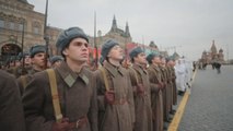 Un desfile conmemora en la Plaza Roja la parada militar de 1941