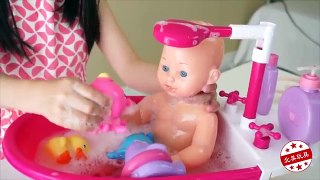 娃娃洗澡玩具寶寶洗泡泡浴，Baby Bath Time Playset過家家喂寶寶吃飯換��