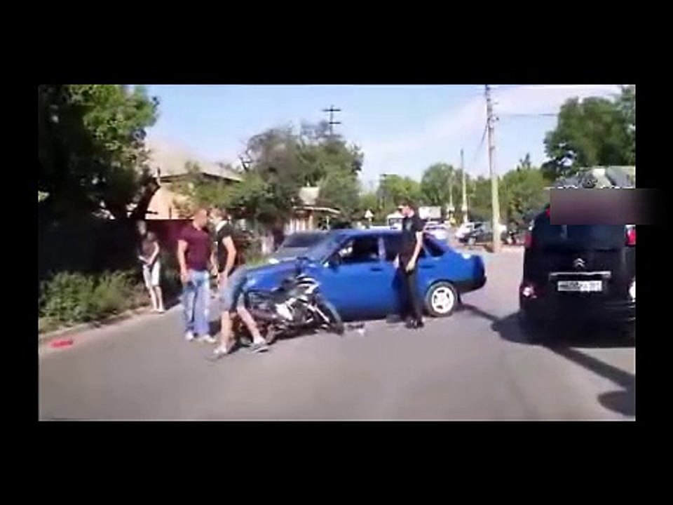 Ultimate IDIOT TRUCK AND CARS DRIVERS, FUNNY, CRAZY DRIVING FAILS APRIL 2017 - YouTube