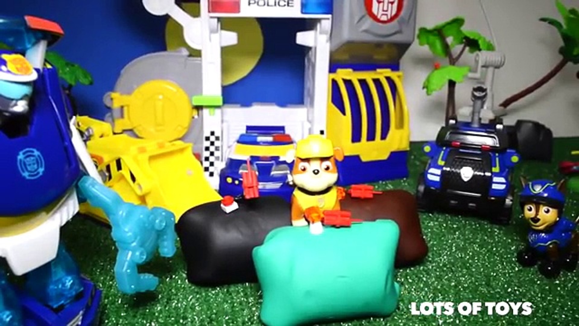 ⁣Transformers Rescue Bots and Miles From Tomorrowland Adventures, Chase the Police Bot, Blaze Toys