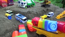 ショベルカー ユンボ パワーショベル はたらくくるまランド ! のりものあつまれ！ゴミ収集車やダンプトラック、消防車、パトカー、救急車 ! Tomica Toys