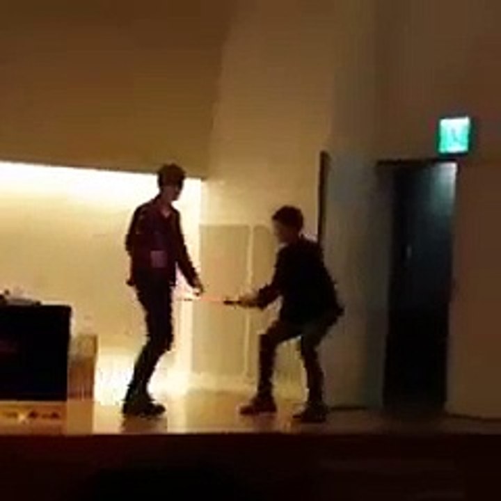 [방탄소년단/뷔] 태형아.. 너 그러다가 지민이한테 혼나.