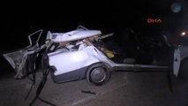 Afyonkarahisar - Traktör Römorkuna Çarpan Otomobilde 2 Ölü, 2 Yaralı
