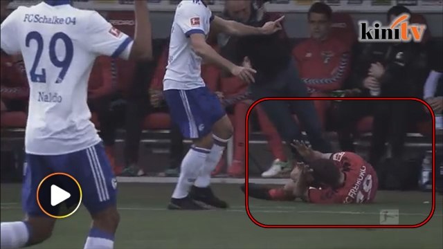 Pemain 'tackle' jurulatih sendiri selepas diterjah lawan