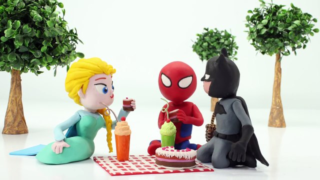 Frozen Elsa Spiderman Giant Cockroach Battle Superhero Fun Movies Play Doh Stop Motion Videos