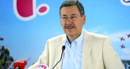 Melih Gökçek'e "Ahde Vefa" Ödülü Verildi