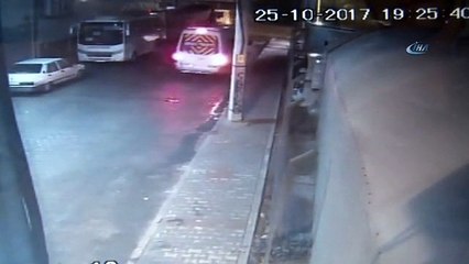 Otomobili 10 Saniyede Çalarak Kayıplara Karıştı...o Anlar Saniye Saniye Kamerada