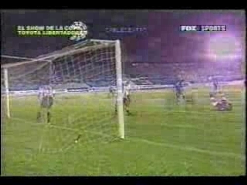 le but manqué le plus insolite à 50 cm des cages