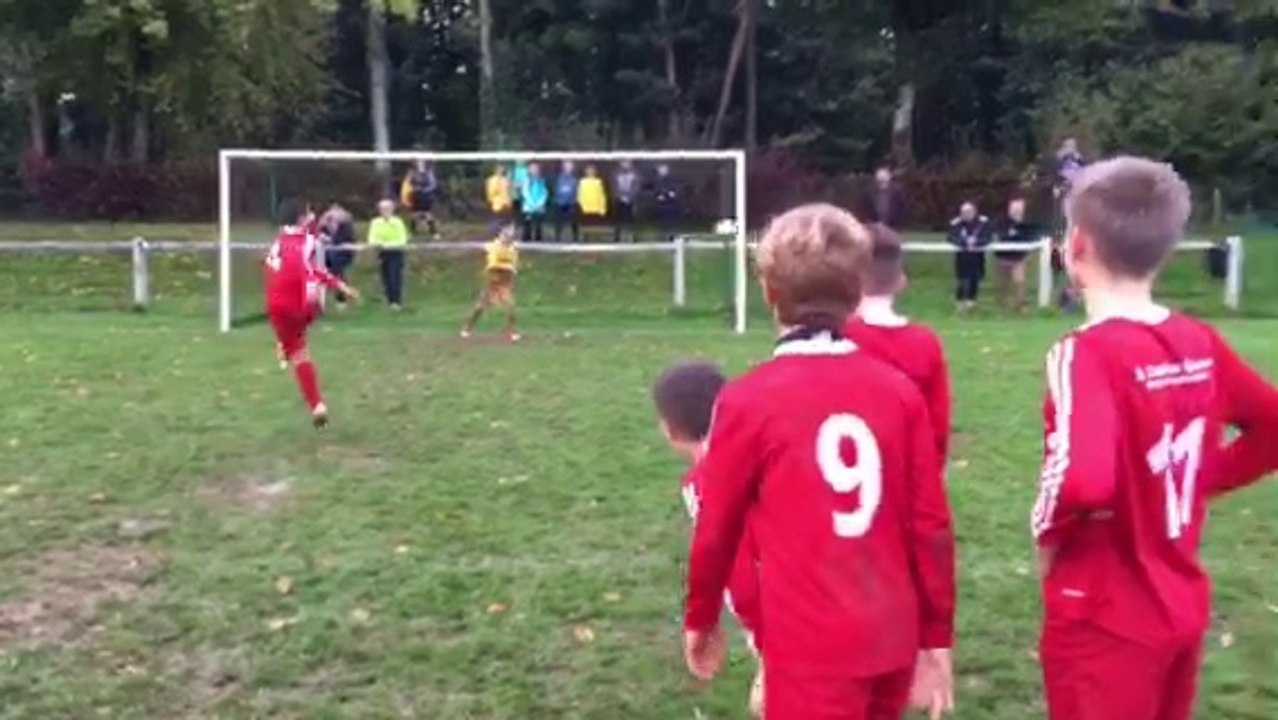 INSOLITE : le penalty génial d'un U12 de Pavilly !