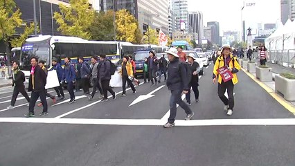 트럼프 방한 찬반 집회...광장에 '차벽' 등장 / YTN