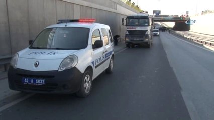 Otomobilin Çarptığı Motosiklet Sürücüsü Beton Mikserinin Altında Can Verdi
