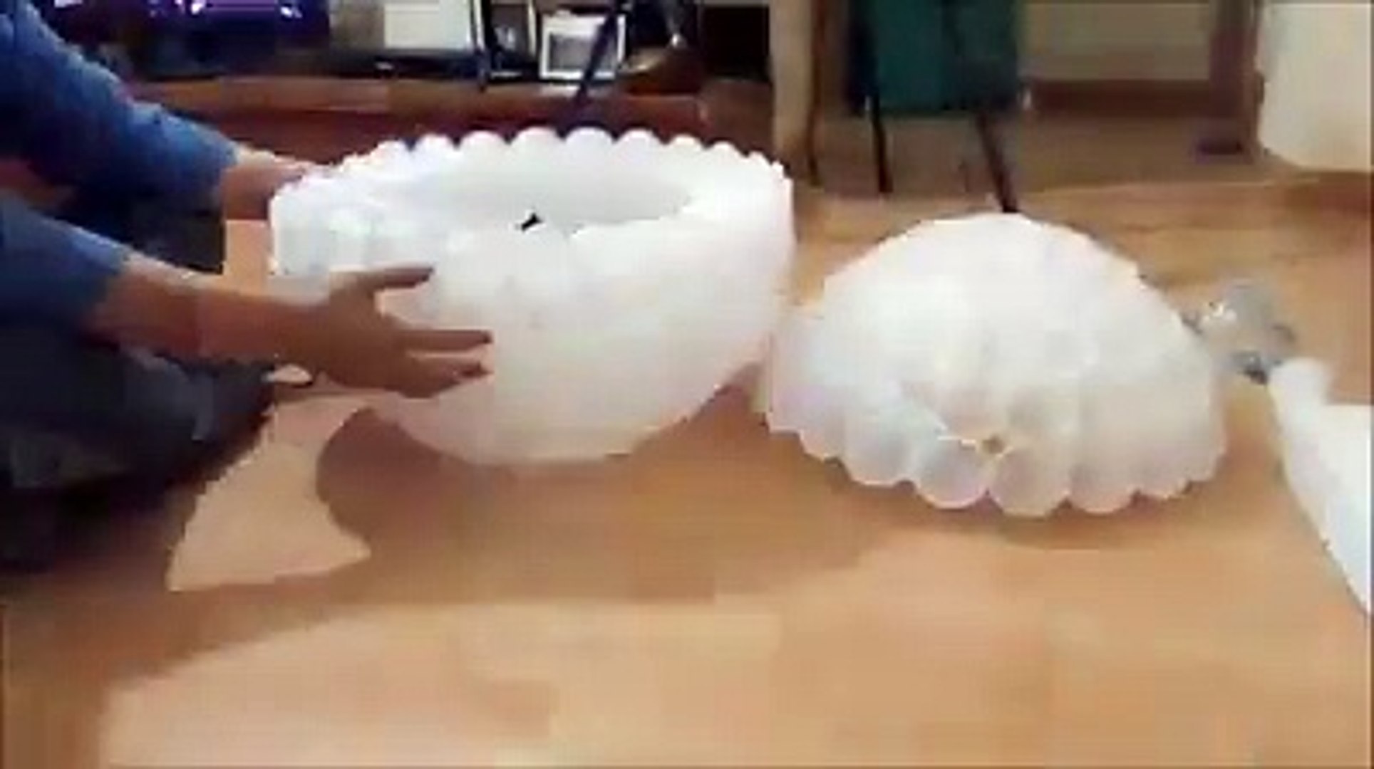 Muñeco de nieve hecho con vasos de plástico - Vídeo Dailymotion