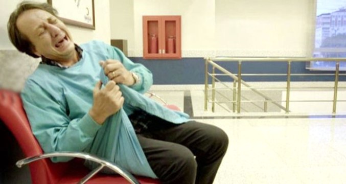 Arka Sokaklar'da Hüsnü Komiser Arkasından Gözyaşı Döktüğü Karısını Çabuk Unuttu