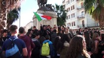 Aversa (CE) - Maltempo, i ragazzi protestano per la chiusura delle scuole (08.11.17)