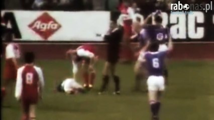 Ivan Desloover brise la jambe de Lozano en 87