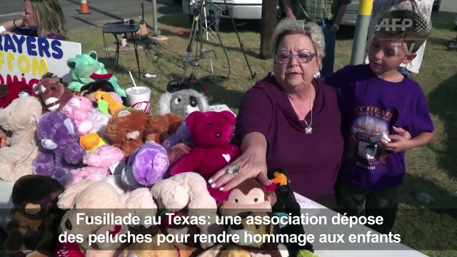 Fusillade au Texas: Des peluches en hommage aux enfants