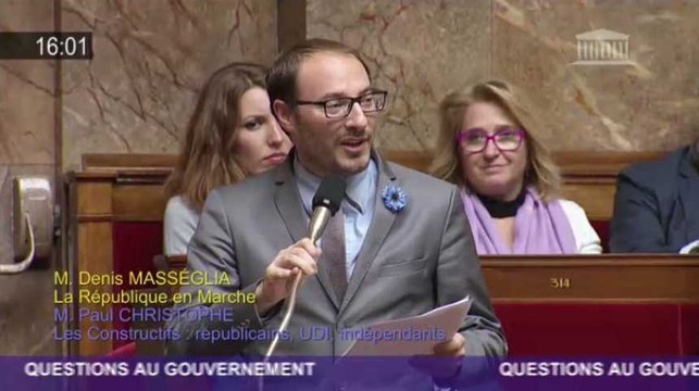 Ce député félicite l'équipe de France, mais pas celle que vous croyez et se fait railler à l'assemblée