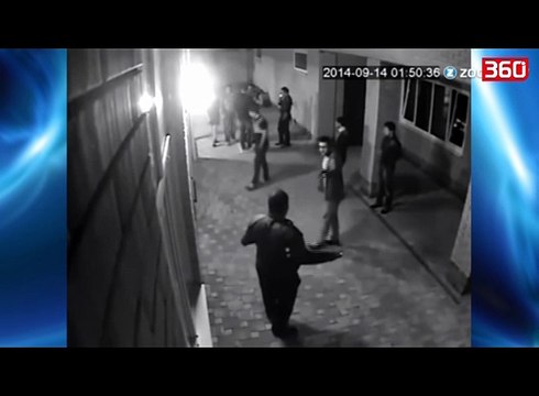Boksieri hedh knockout 10 persona te cilet i ngacmuan gruan (360video)
