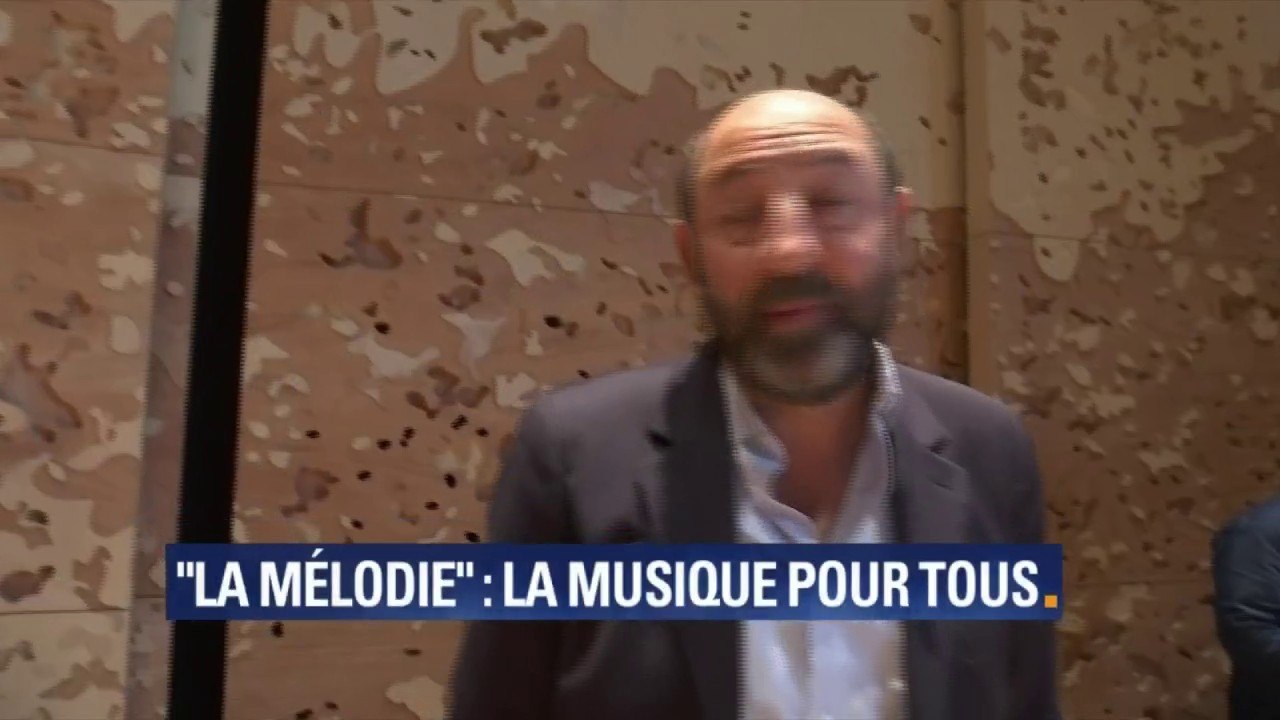 "La mélodie", quand Kad Merad enseigne le violon à des acteurs amateurs