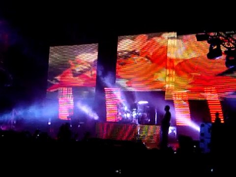 Muse - Feeling Good, Sydney Entertainment Center, Sydney, NSW, Australia 11/17/2013